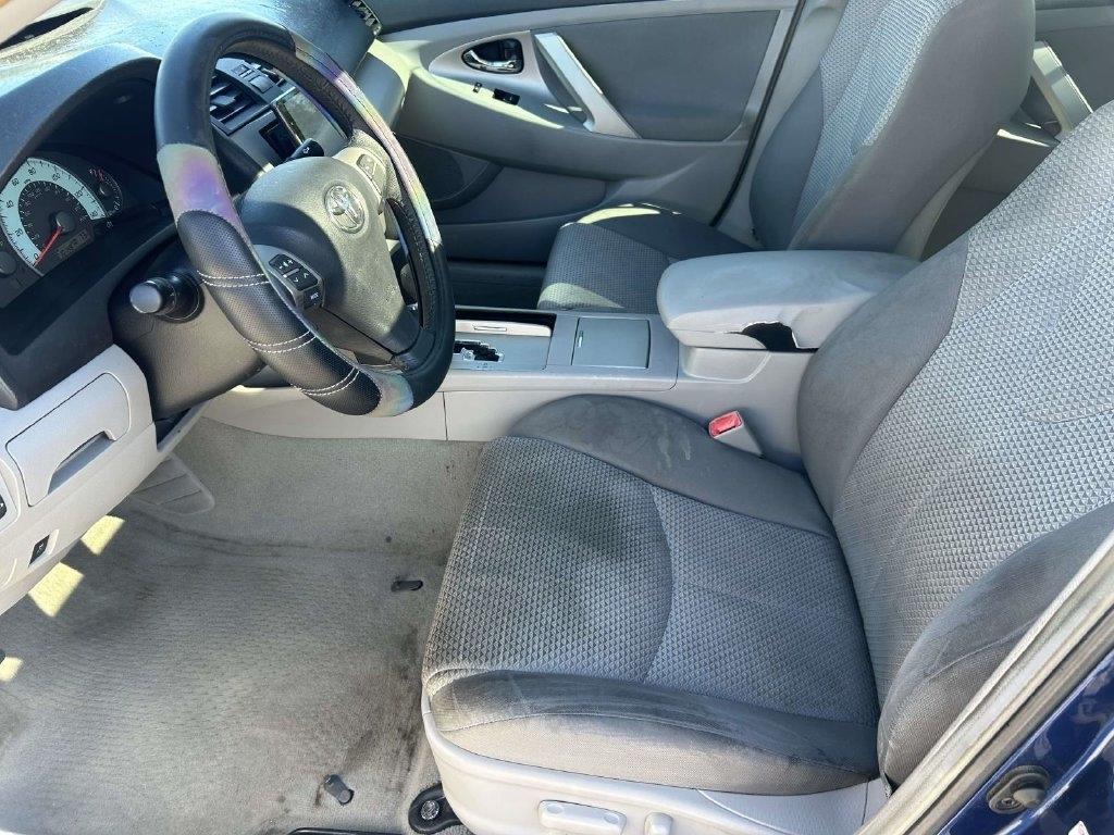 Toyota Camry 4dr Sdn I4 Man LE (Natl) 2011