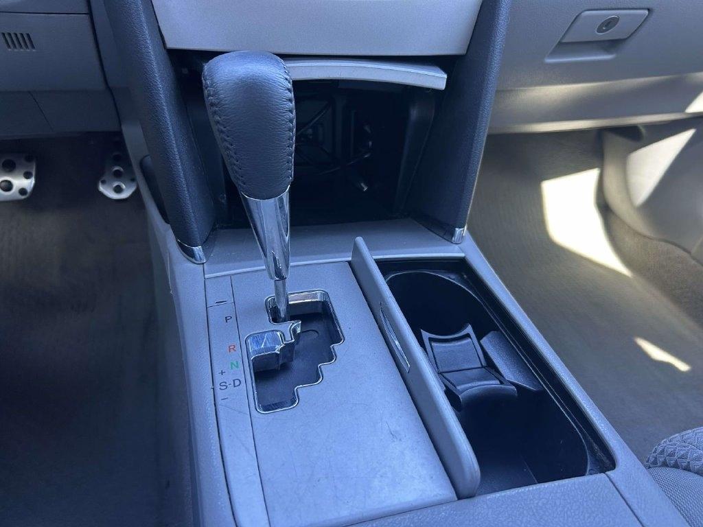 Toyota Camry 4dr Sdn I4 Man LE (Natl) 2011