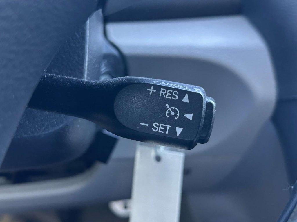 Toyota Camry 4dr Sdn I4 Man LE (Natl) 2011
