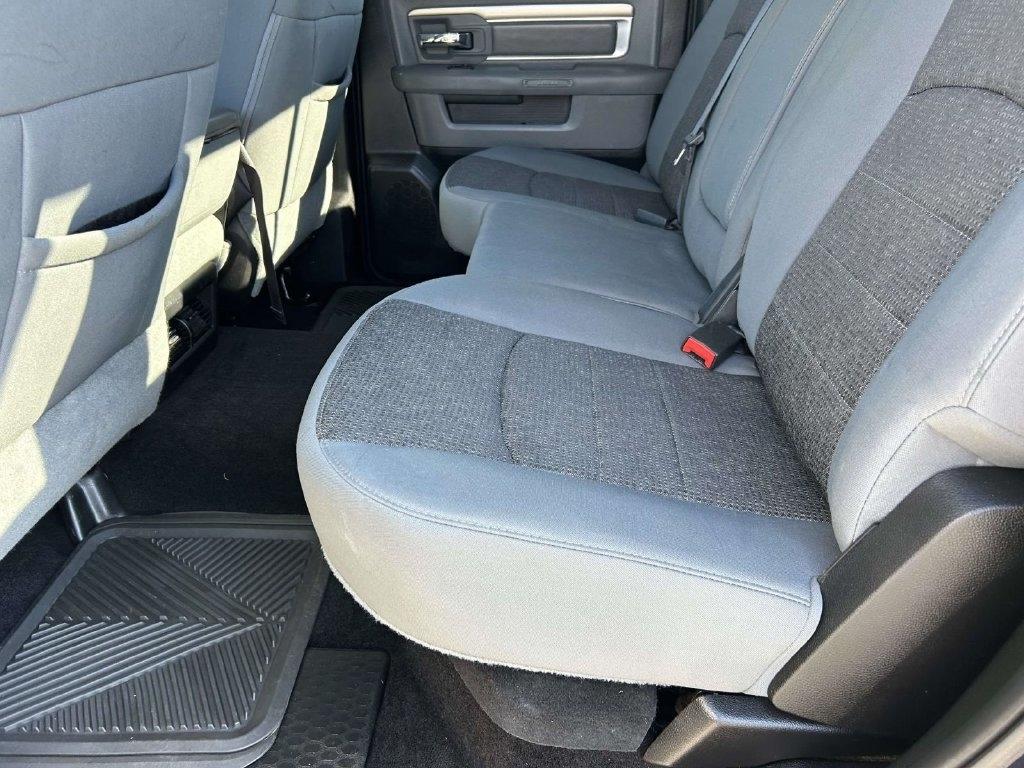 RAM 1500 4WD Crew Cab 140.5" Big Horn 2013