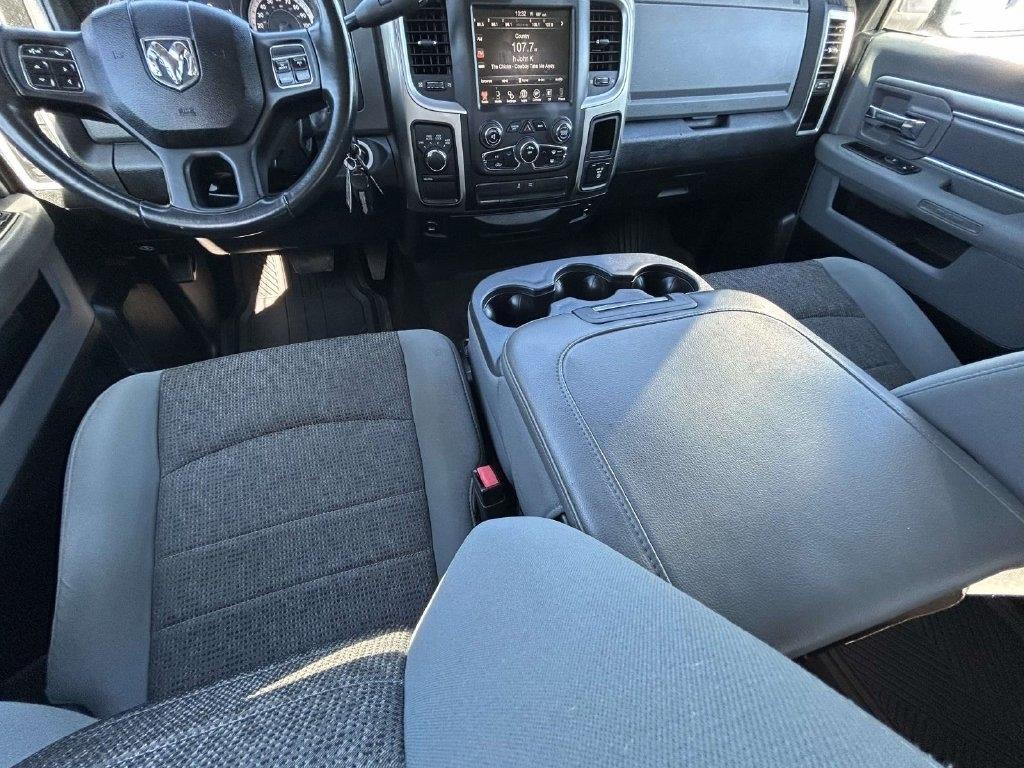 RAM 1500 4WD Crew Cab 140.5" Big Horn 2013