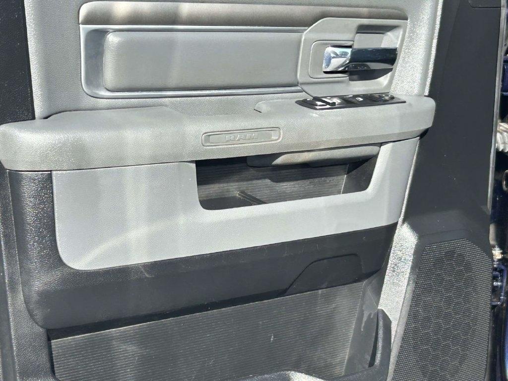 RAM 1500 4WD Crew Cab 140.5" Big Horn 2013