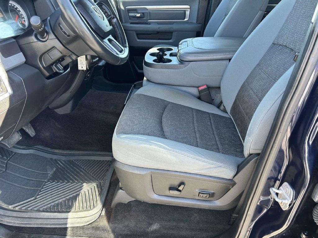 RAM 1500 4WD Crew Cab 140.5" Big Horn 2013