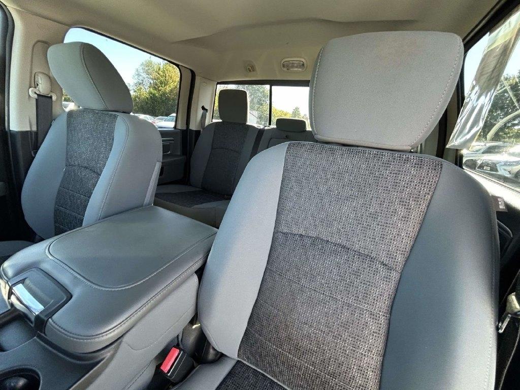 RAM 1500 4WD Crew Cab 140.5" Big Horn 2013