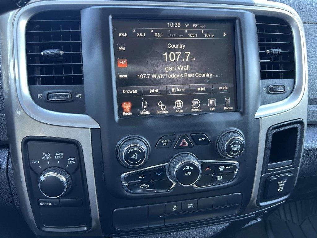RAM 1500 4WD Crew Cab 140.5" Big Horn 2013