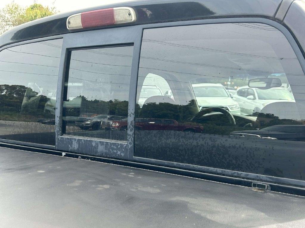 Dodge Dakota Quad Cab 131" WB 4WD Sport 2001