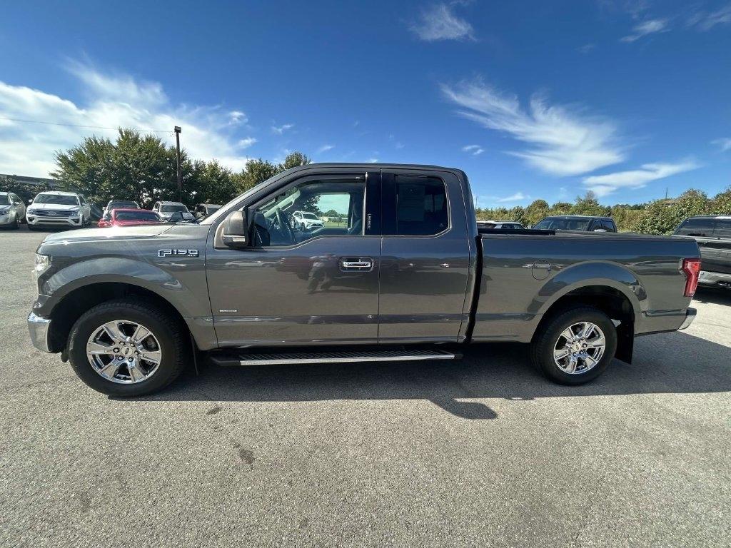 Ford F-150 2WD SuperCab 145" Lariat 2016