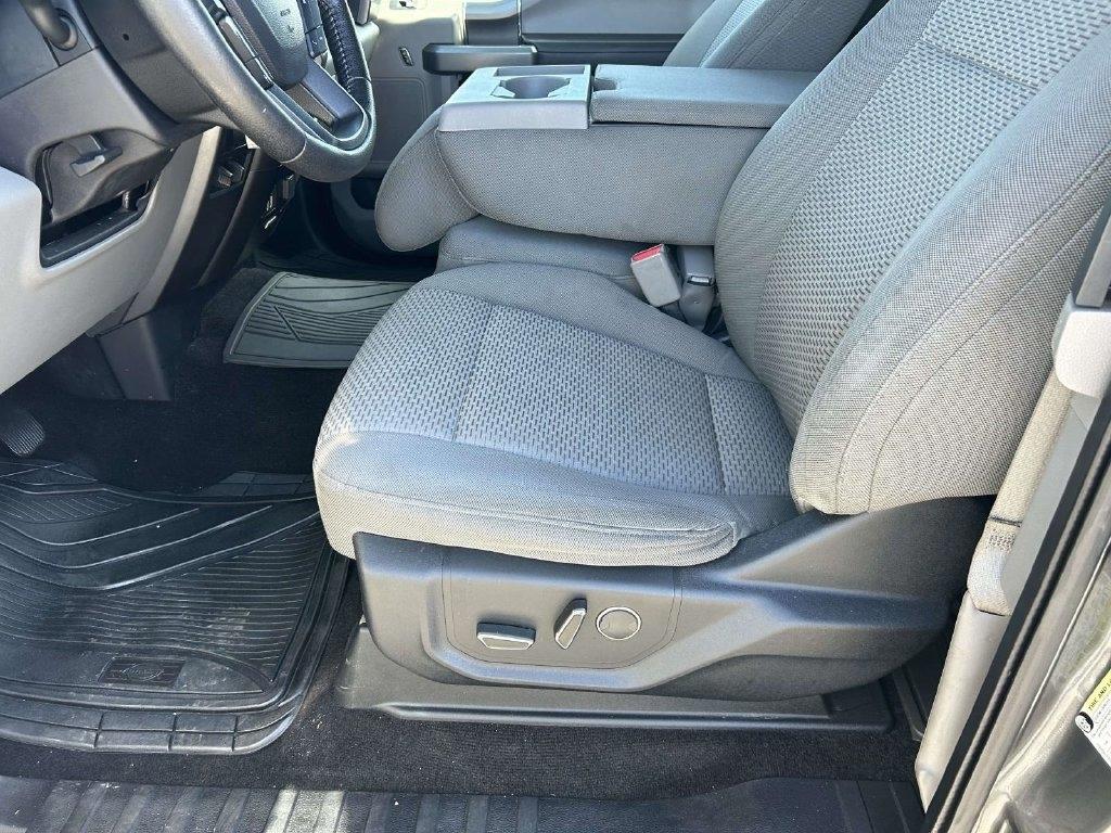 Ford F-150 2WD SuperCab 145" Lariat 2016