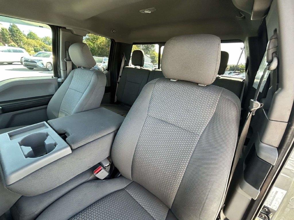 Ford F-150 2WD SuperCab 145" Lariat 2016