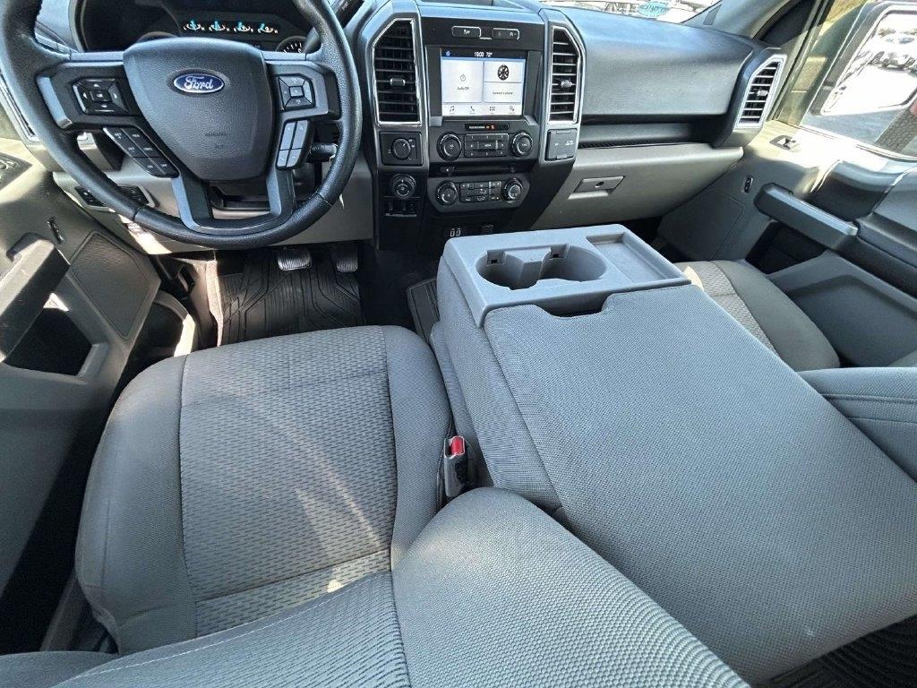 Ford F-150 2WD SuperCab 145" Lariat 2016