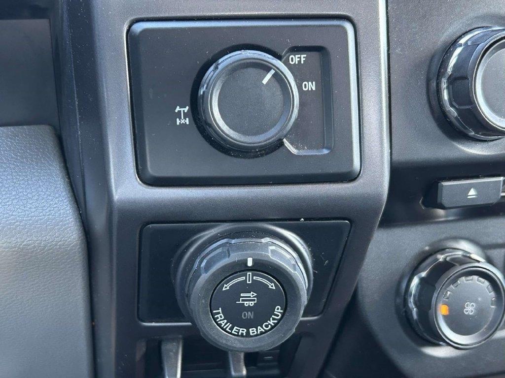 Ford F-150 2WD SuperCab 145" Lariat 2016