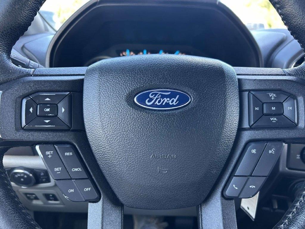 Ford F-150 2WD SuperCab 145" Lariat 2016