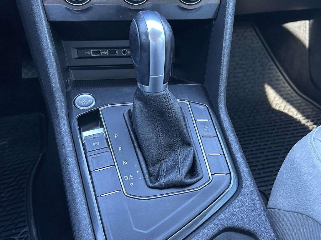 Volkswagen Tiguan 2.0T SEL R-Line Black FWD 2019