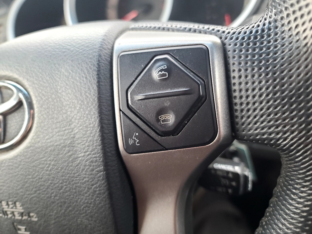 Toyota Tacoma Prerunner SR5 Double Cab V6 at 2014