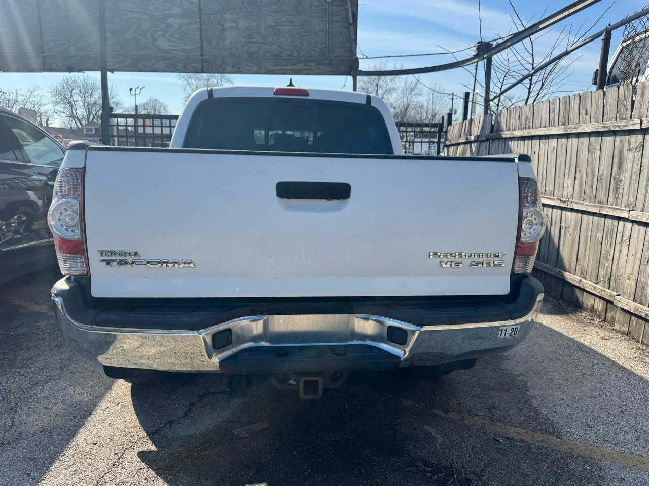 Toyota Tacoma Prerunner SR5 Double Cab V6 at 2014