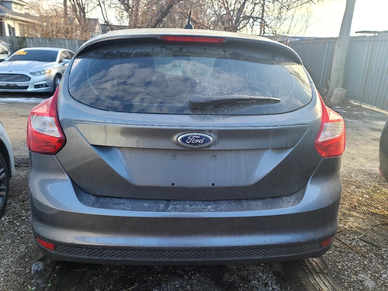 Ford Focus SE 2012