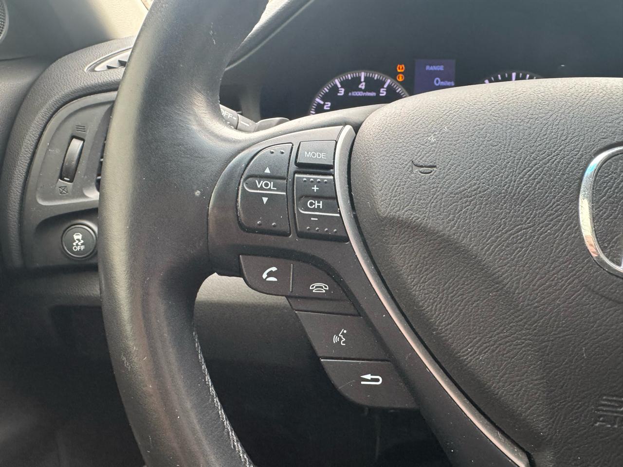 Acura ILX 5-Spd AT w/ Premium Package 2013