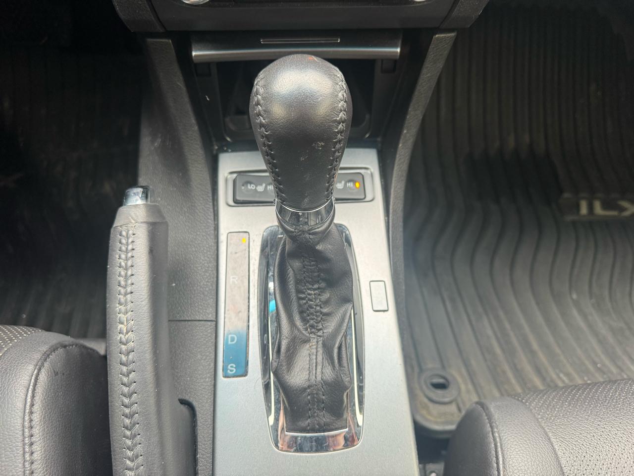 Acura ILX 5-Spd AT w/ Premium Package 2013