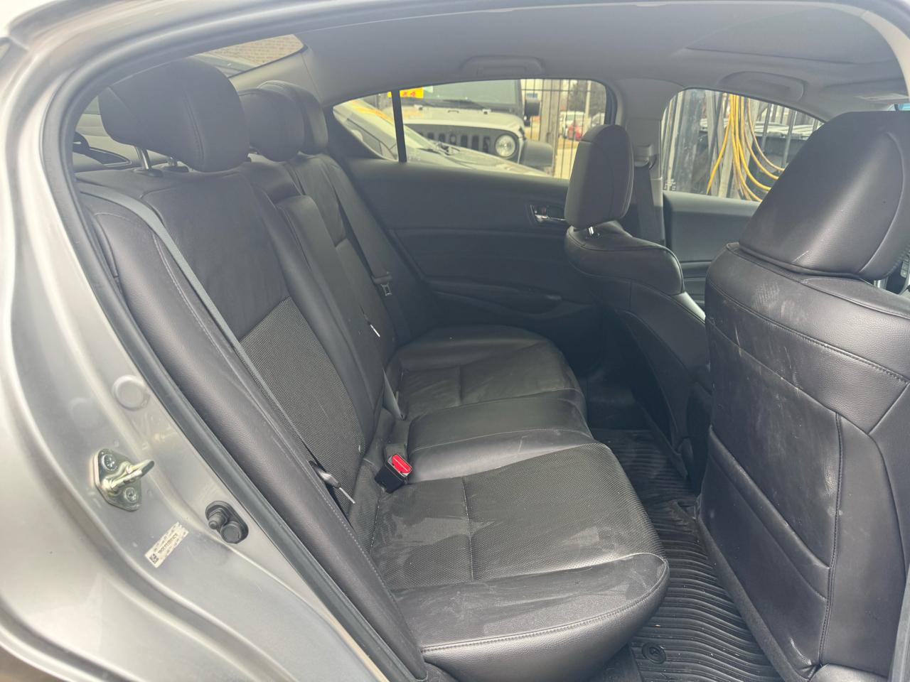 Acura ILX 5-Spd AT w/ Premium Package 2013