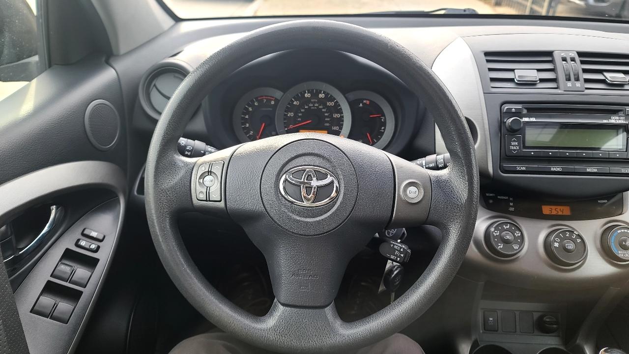 Toyota RAV4  2012