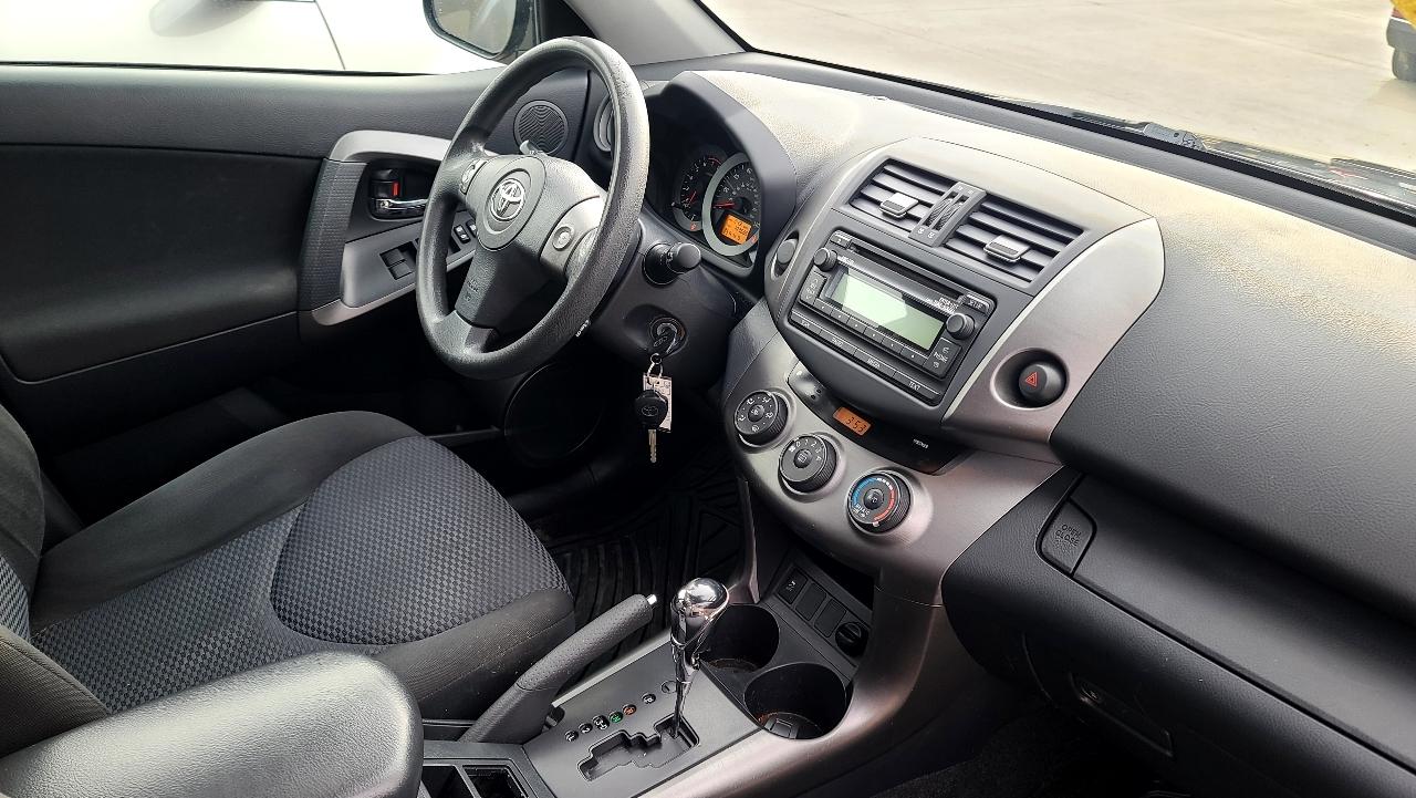 Toyota RAV4  2012