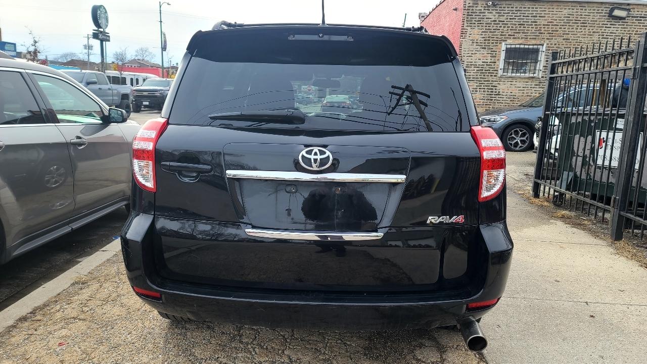 Toyota RAV4  2012