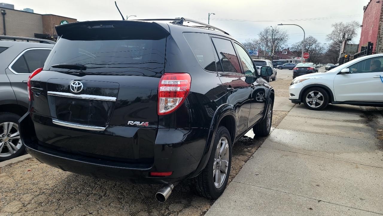 Toyota RAV4  2012