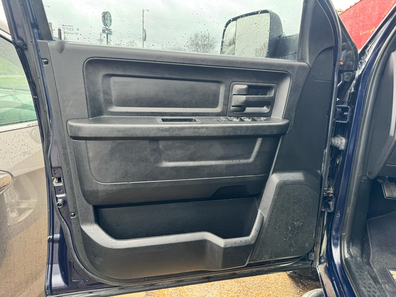 RAM 1500 ST Crew Cab 4WD 2013