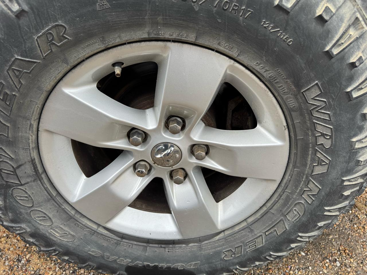 RAM 1500 ST Crew Cab 4WD 2013