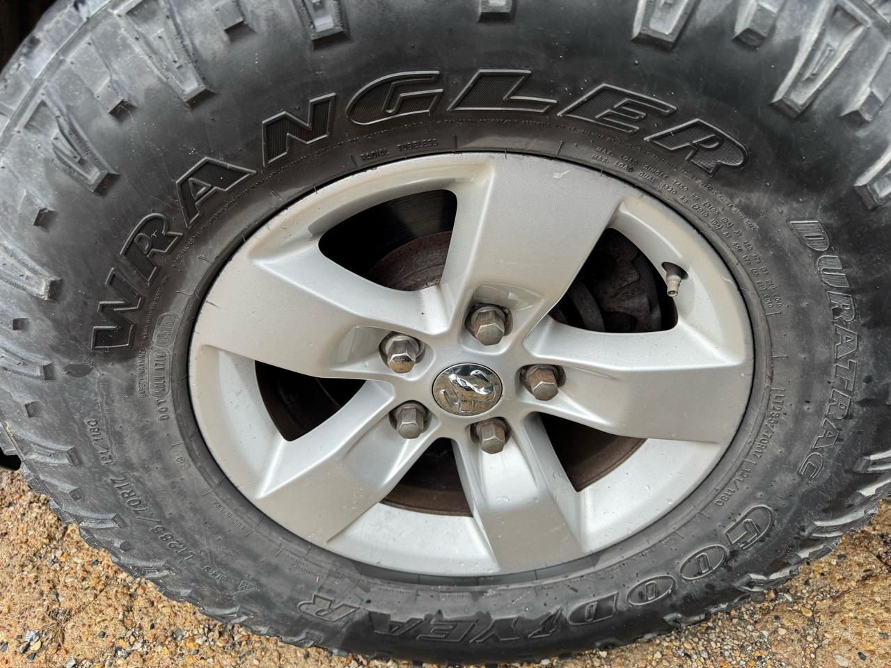 RAM 1500 ST Crew Cab 4WD 2013