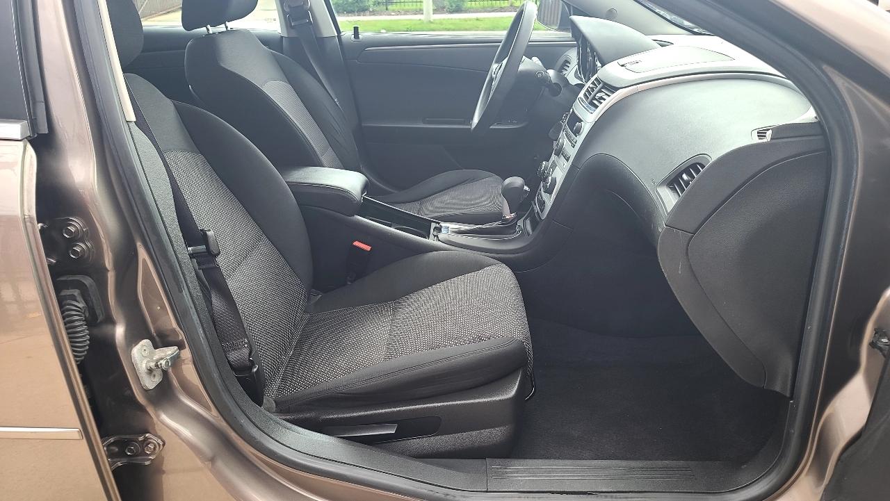 Chevrolet Malibu 1LT 2012