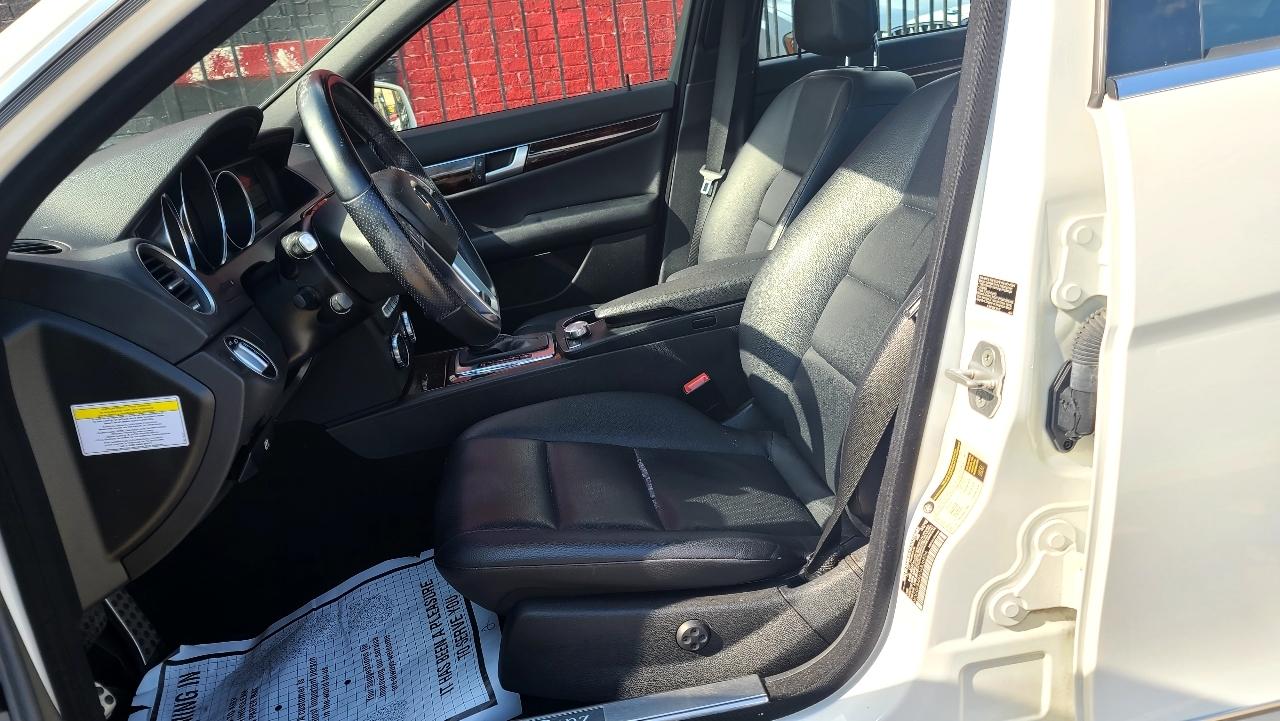 Mercedes-Benz C-Class C300 4MATIC Sport Sedan 2013