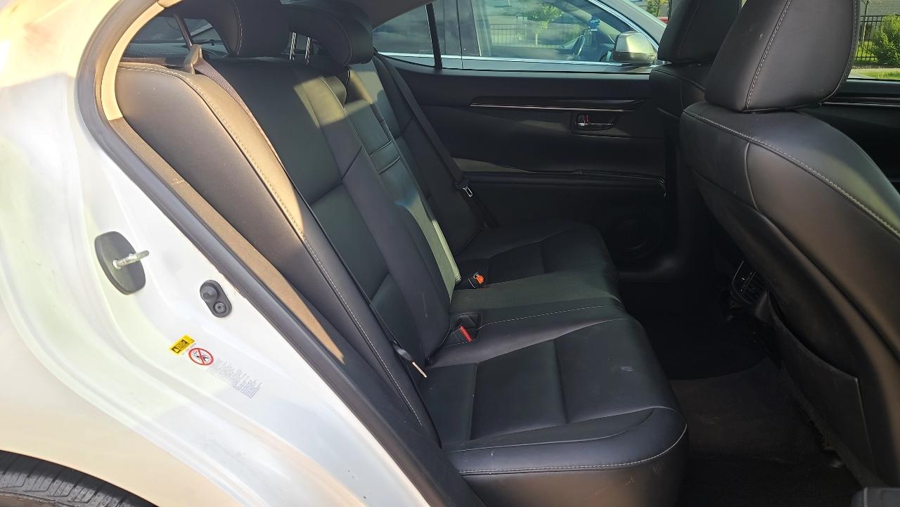 Lexus ES 350 Sedan 2013