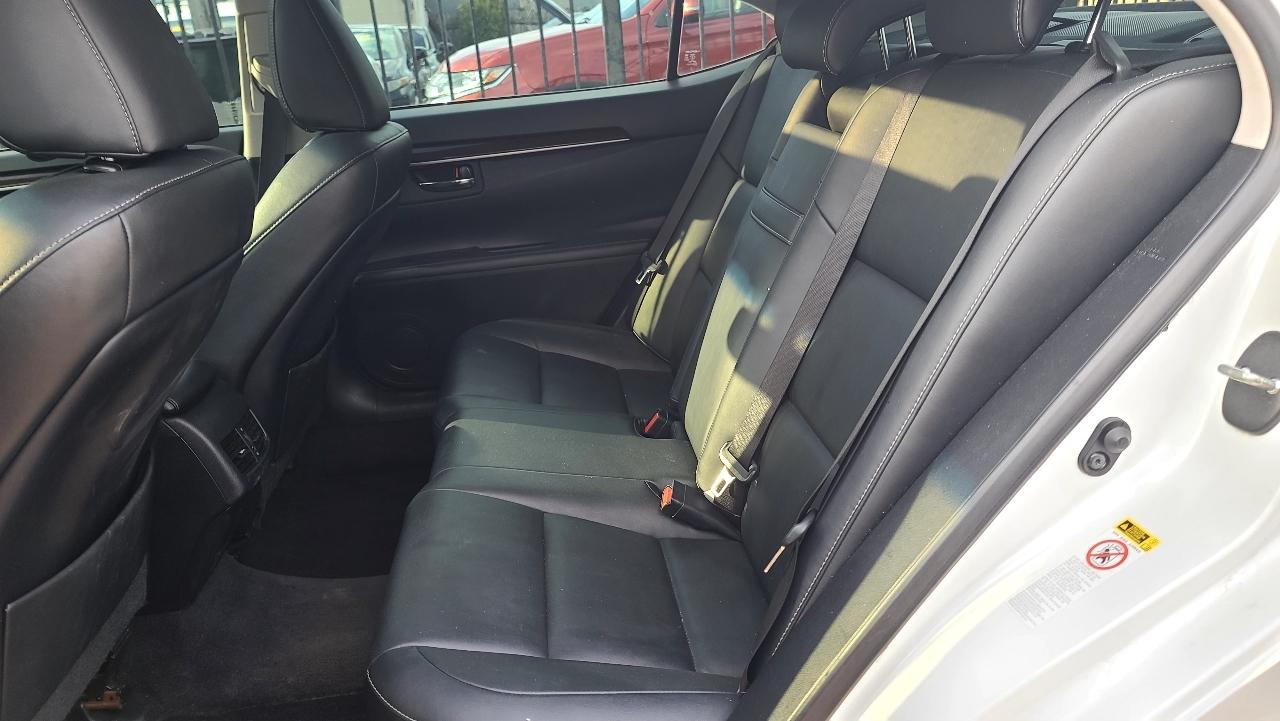 Lexus ES 350 Sedan 2013