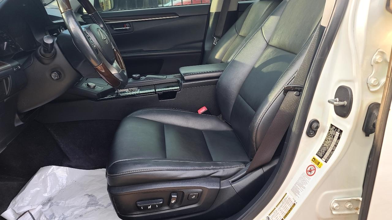 Lexus ES 350 Sedan 2013