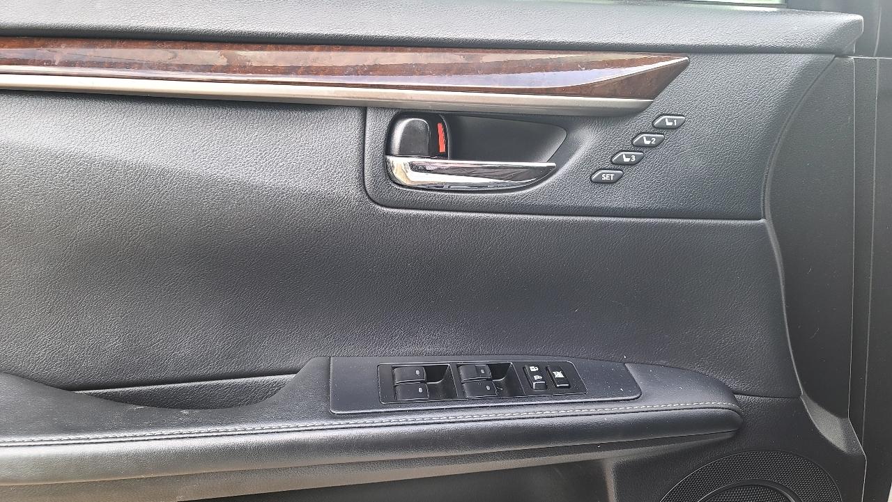 Lexus ES 350 Sedan 2013