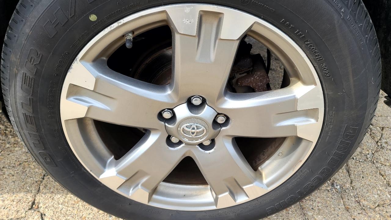 Toyota RAV4 Sport I4 4WD 2012