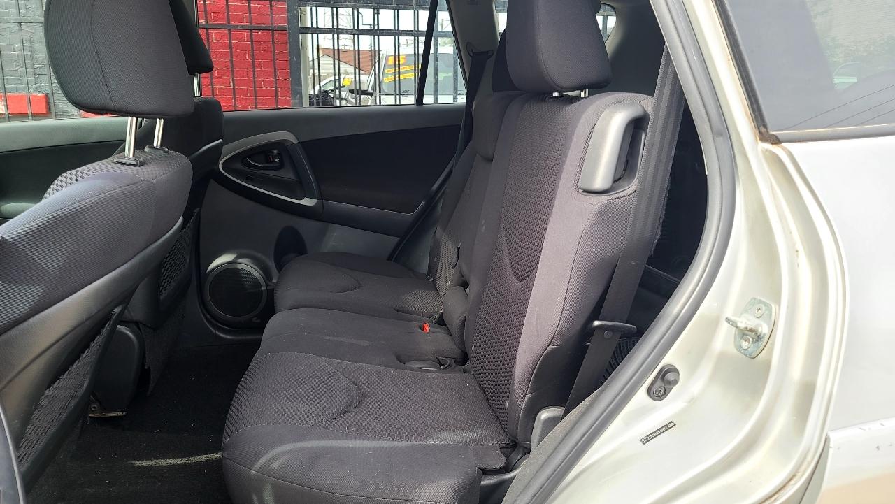 Toyota RAV4 Sport I4 4WD 2012