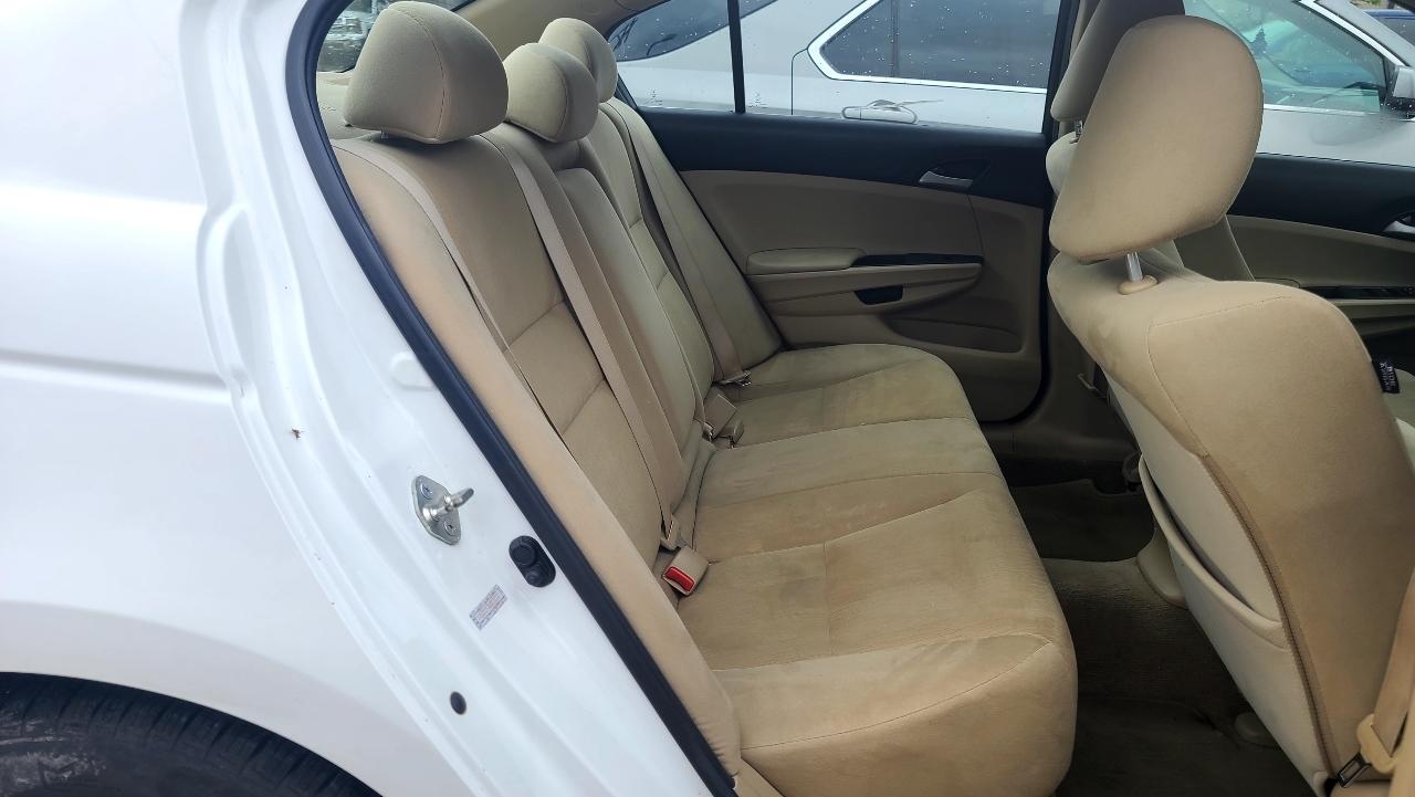 Honda Accord LX sedan AT 2011
