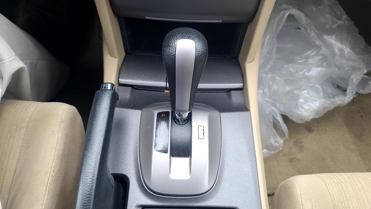 Honda Accord LX sedan AT 2011