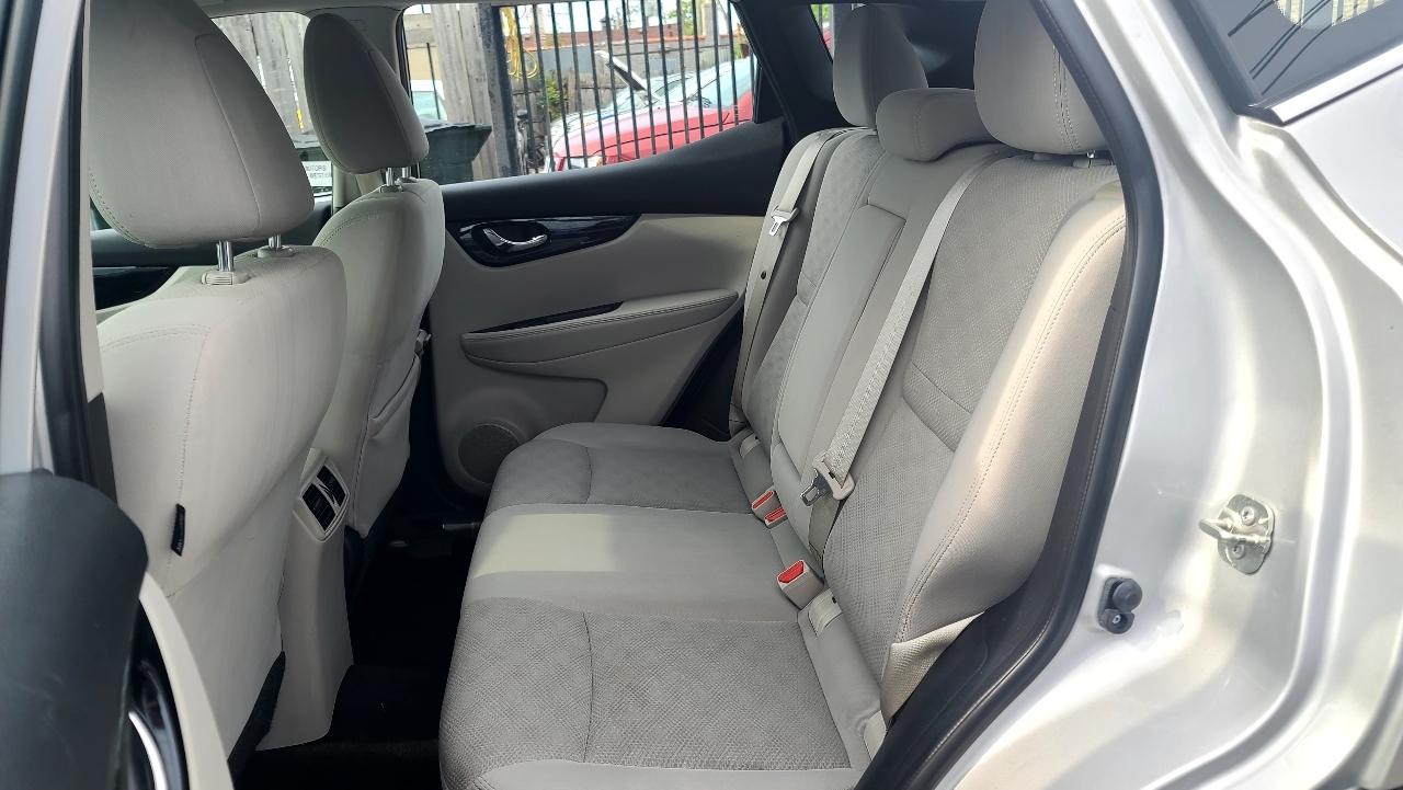 Nissan Rogue Sport SV 2018