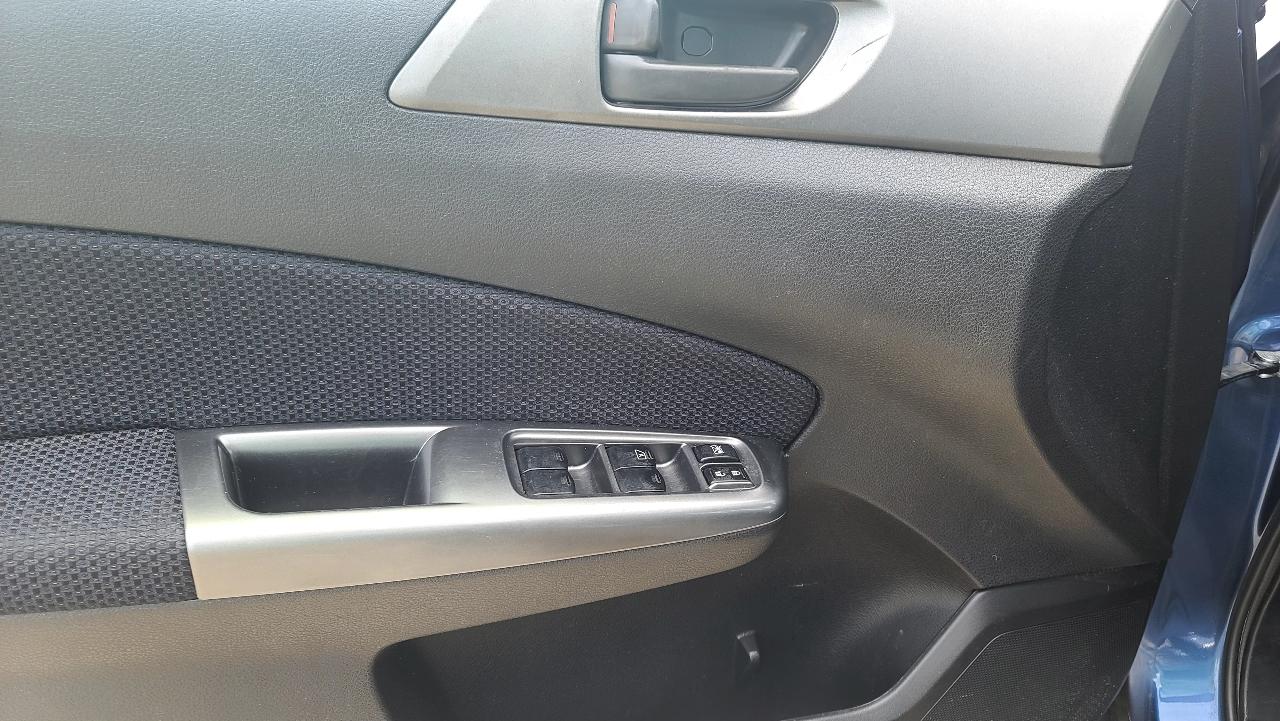 Subaru Forester 2.5X 2012