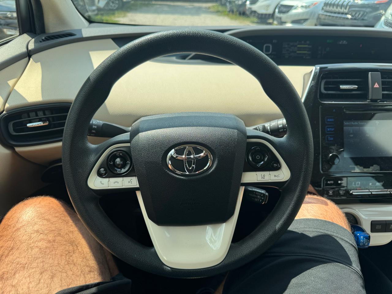 Toyota Prius Two 2017