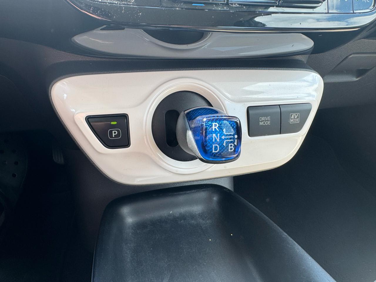 Toyota Prius Two 2017