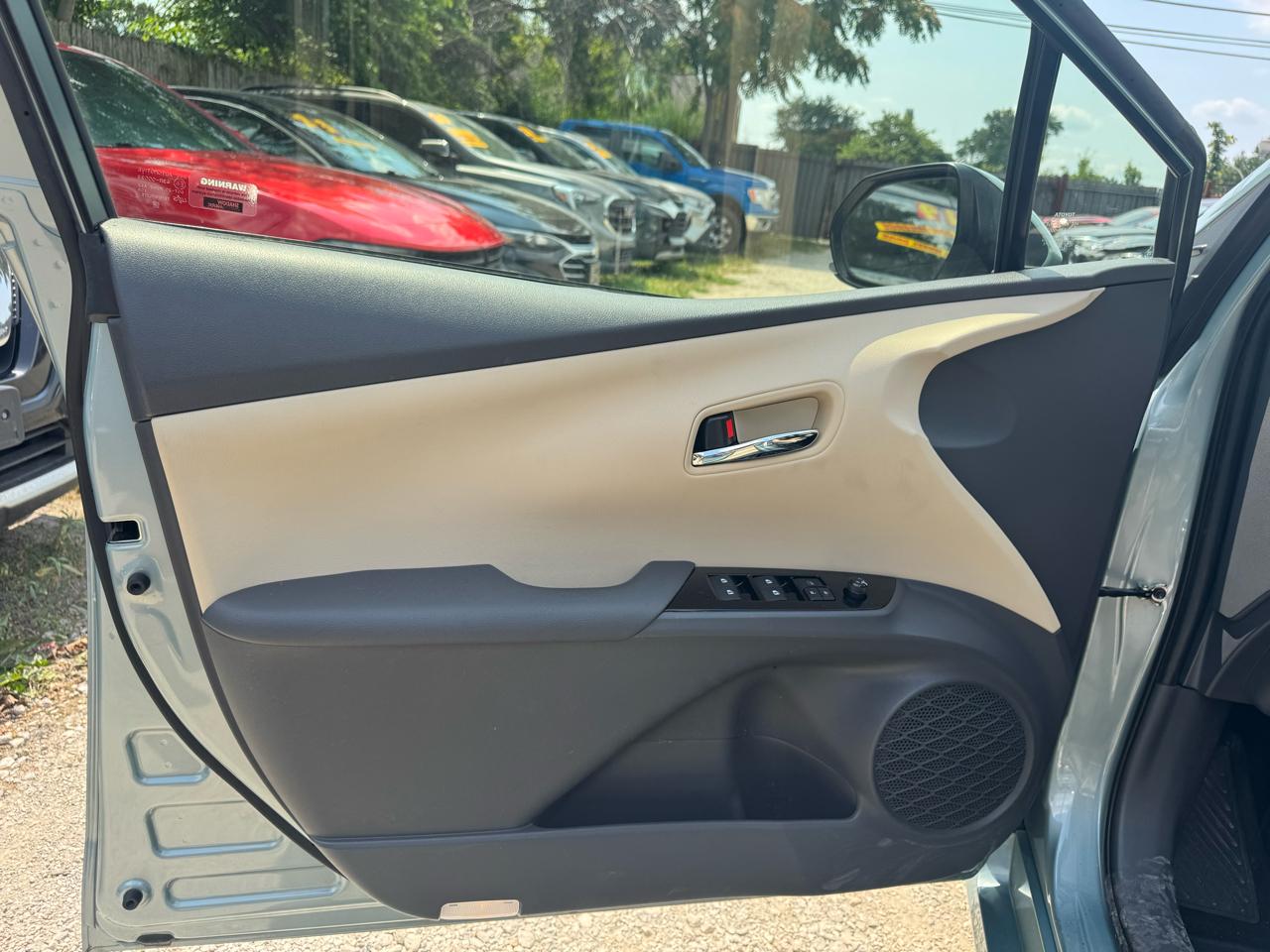 Toyota Prius Two 2017