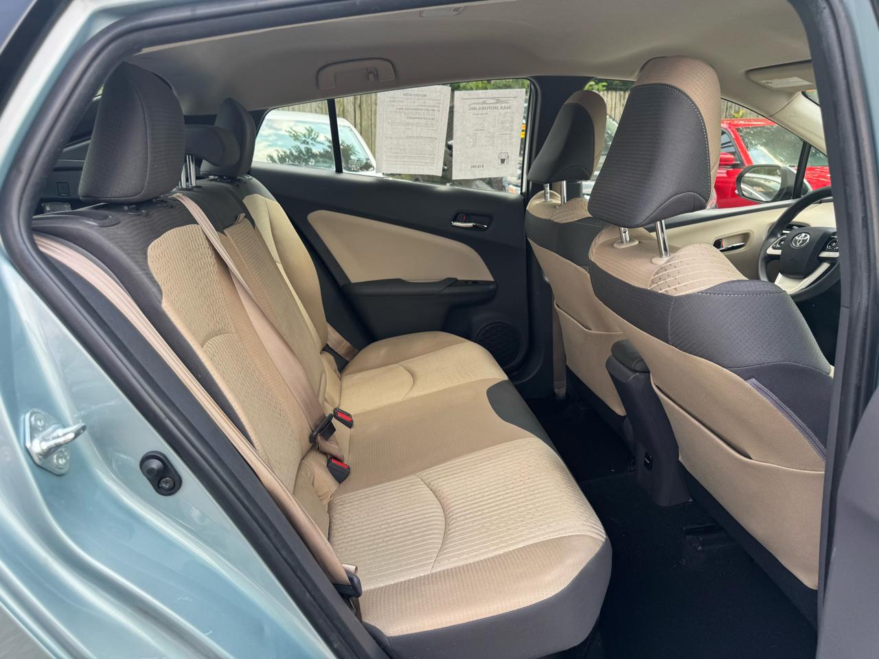 Toyota Prius Two 2017
