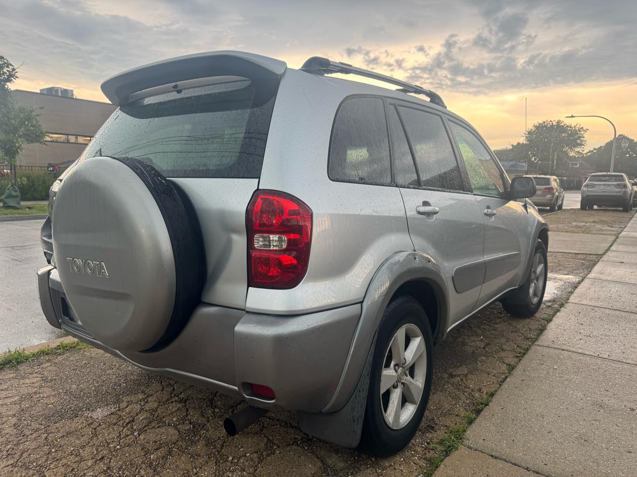 Toyota RAV4 FWD 4dr I4 Sport (Natl) 2004