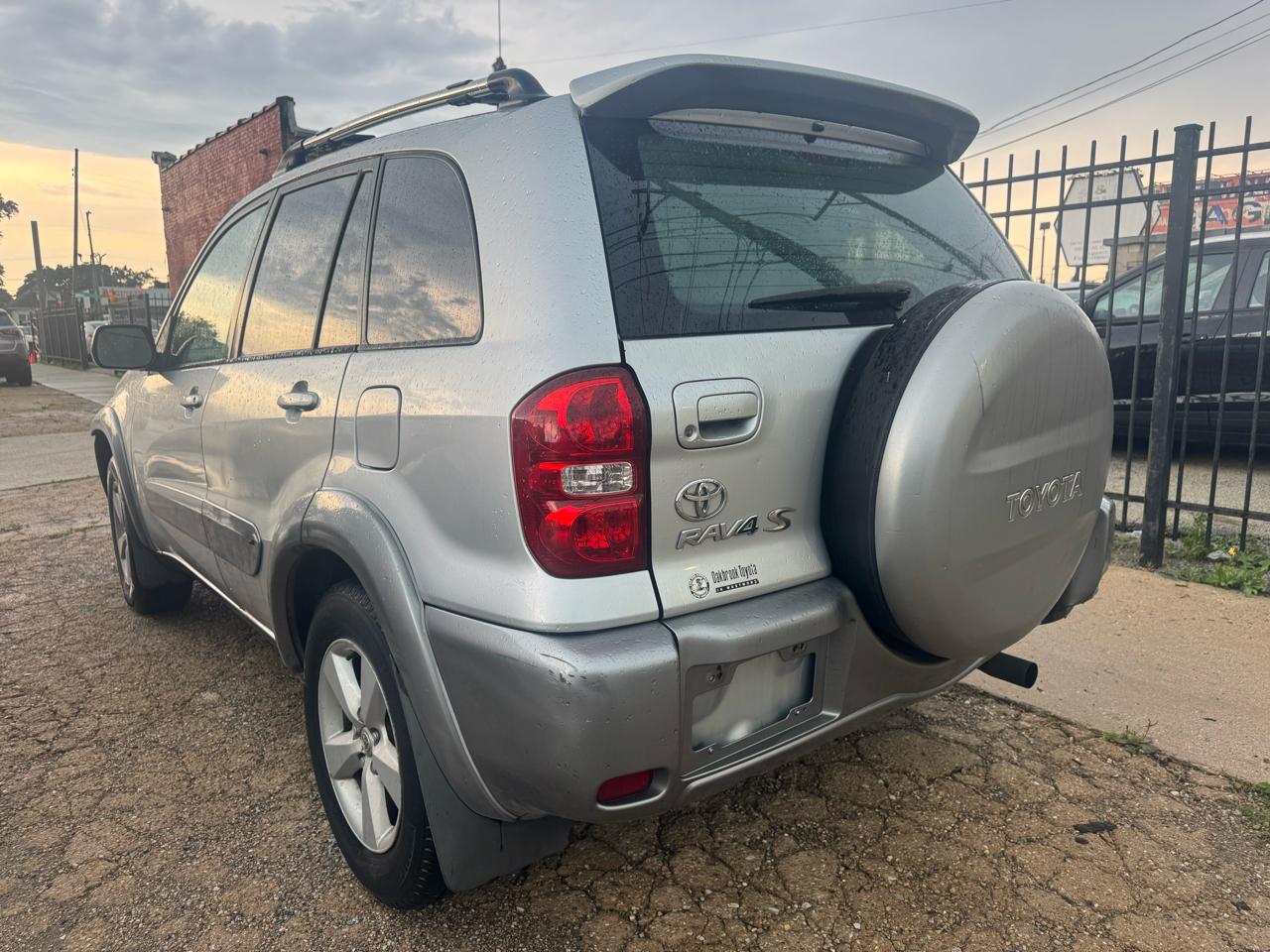 Toyota RAV4 FWD 4dr I4 Sport (Natl) 2004