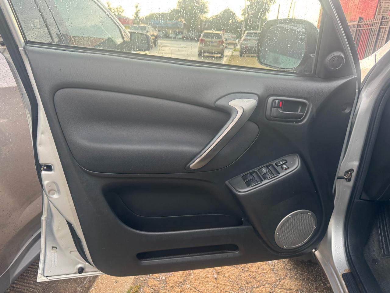 Toyota RAV4 FWD 4dr I4 Sport (Natl) 2004