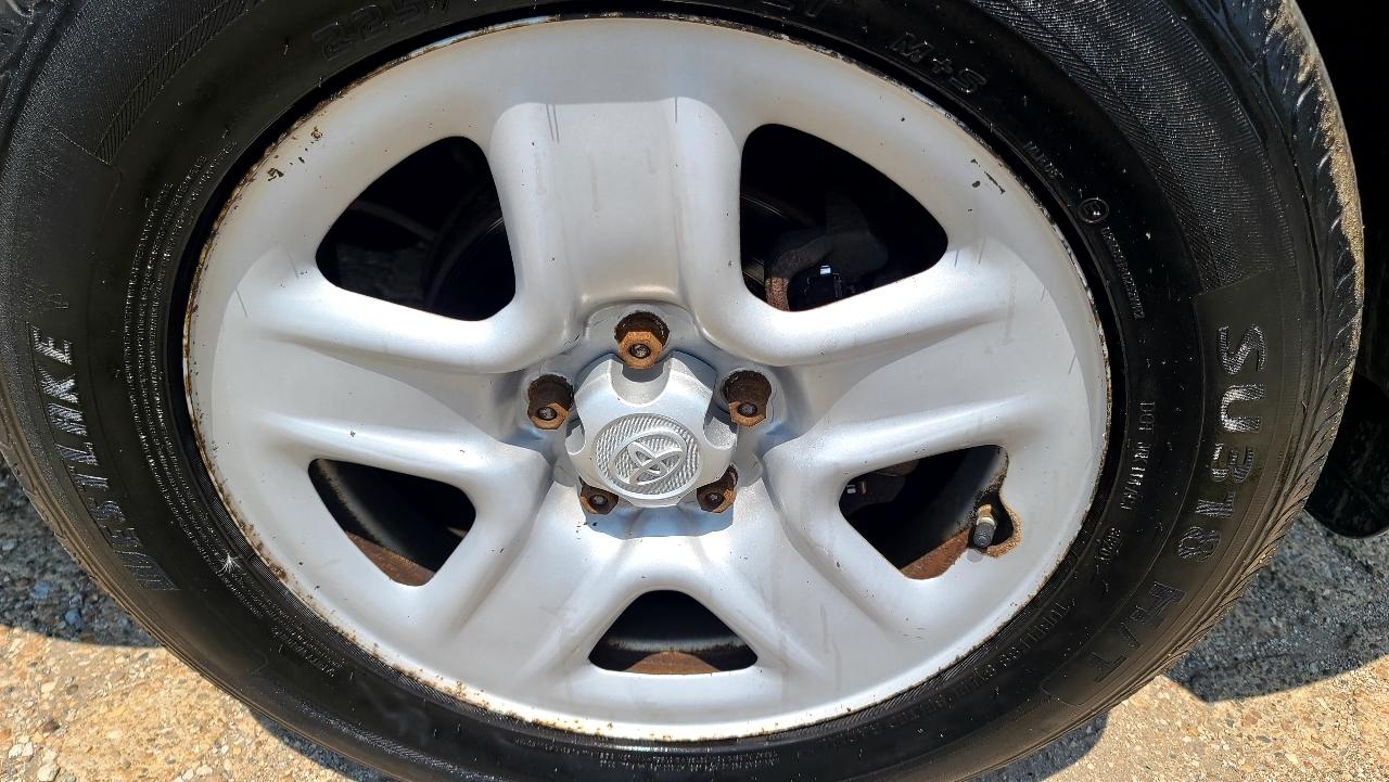 Toyota RAV4 Base I4 4WD 2010
